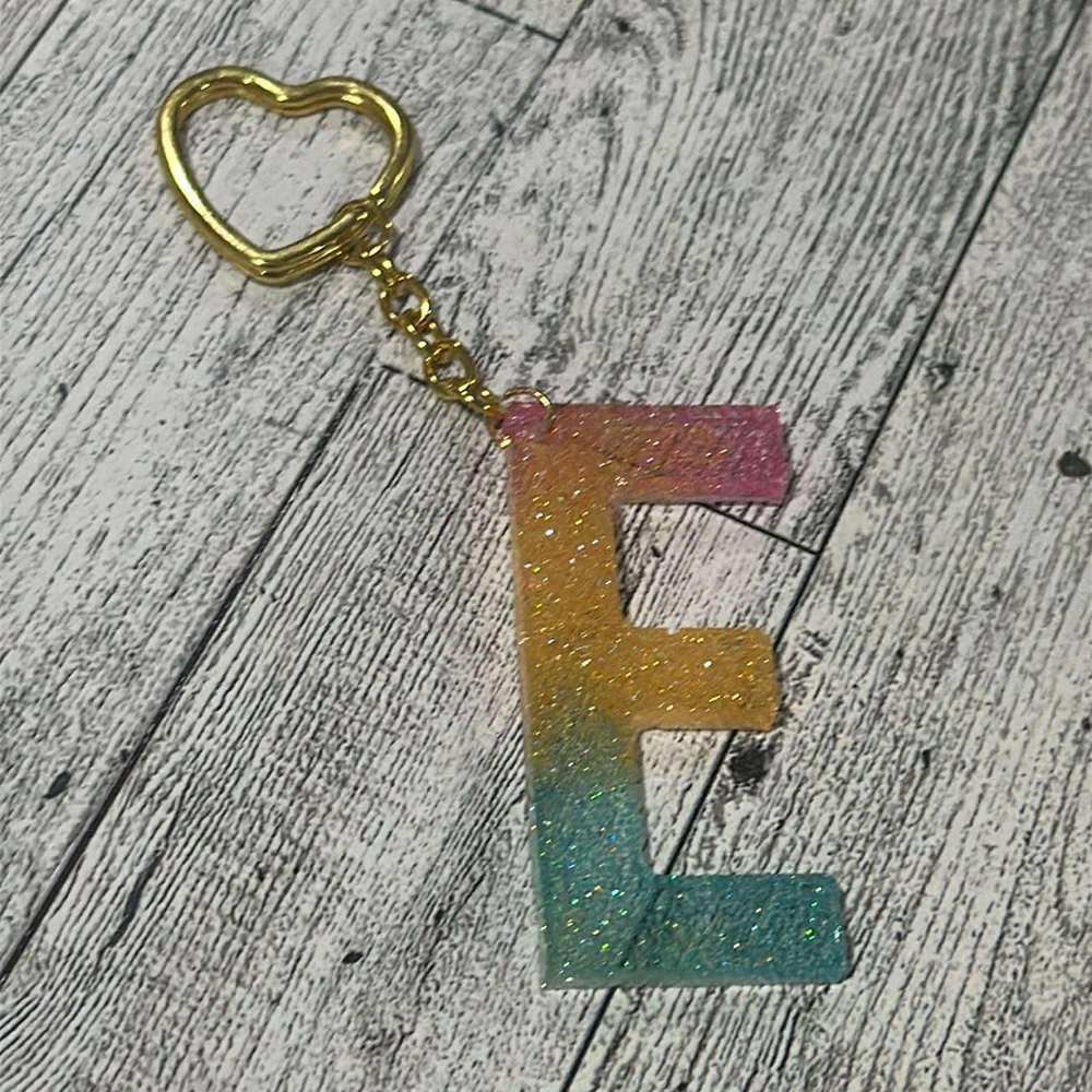 Resin sparkling monogram E key chain handmade